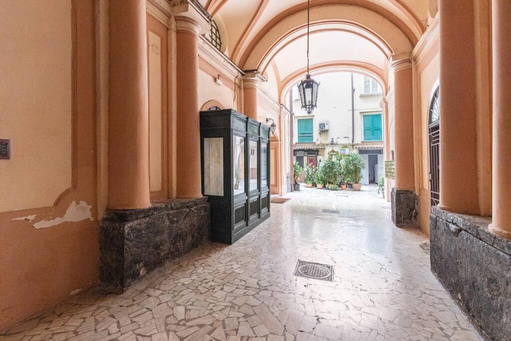 Art Inn Centro Naples Luaran gambar